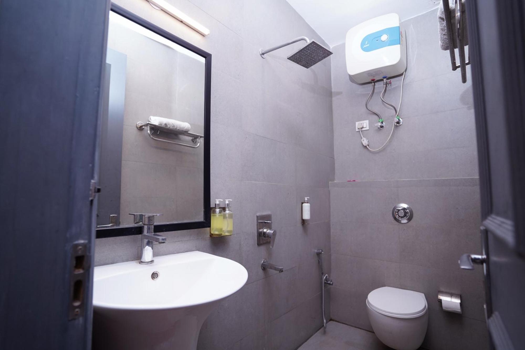 Hotel Mira Residency- Outer Ring Road, Paschim Vihar Dillí Exteriér fotografie